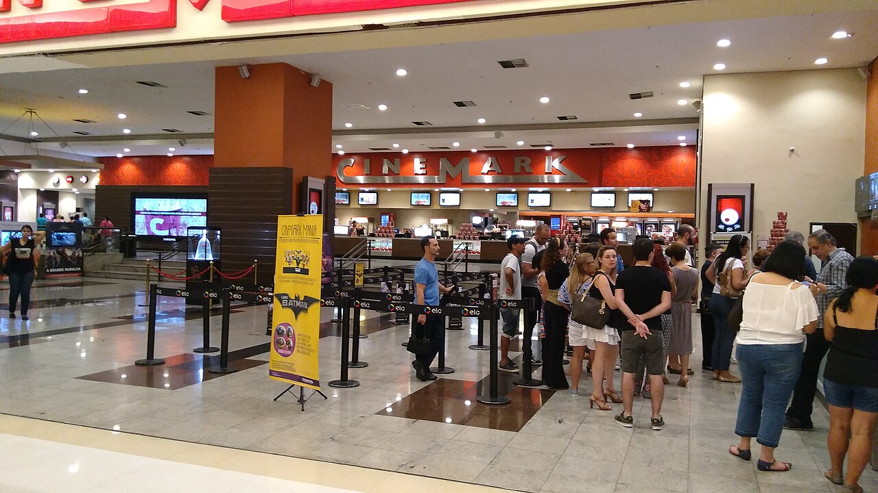 Cinemark Eldorado foyer, São Paulo; contextual cinema photograph, not an Isabel screening. Photo:
